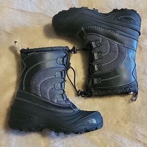 THE NORTH FACE TNF BLACK ALPENGLOW IV WATERPROOF WINTER BOOTS, SIZE 2